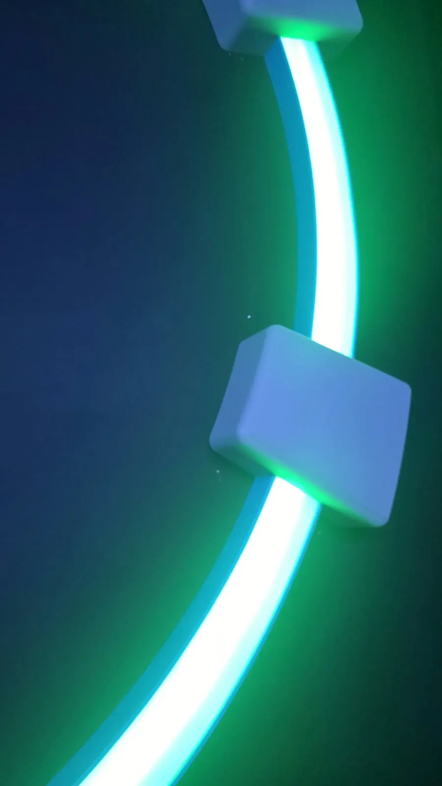 Groen oplichtende ring in het labo